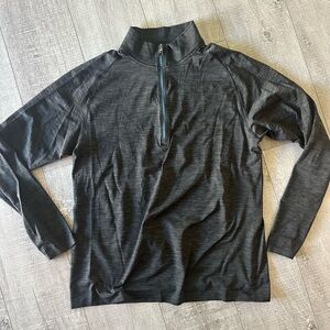 Men’s charcoal gray Lululemon quarter zip